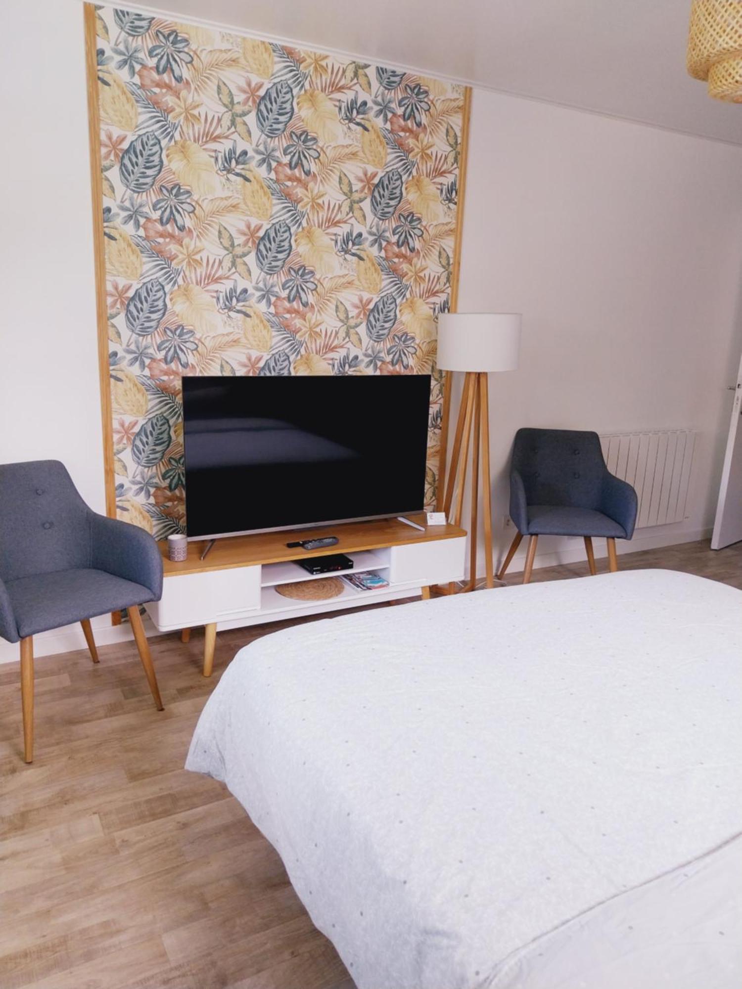 Superbe Grand Studio Tout Confort Avec Exterieur Poussan Exteriör bild