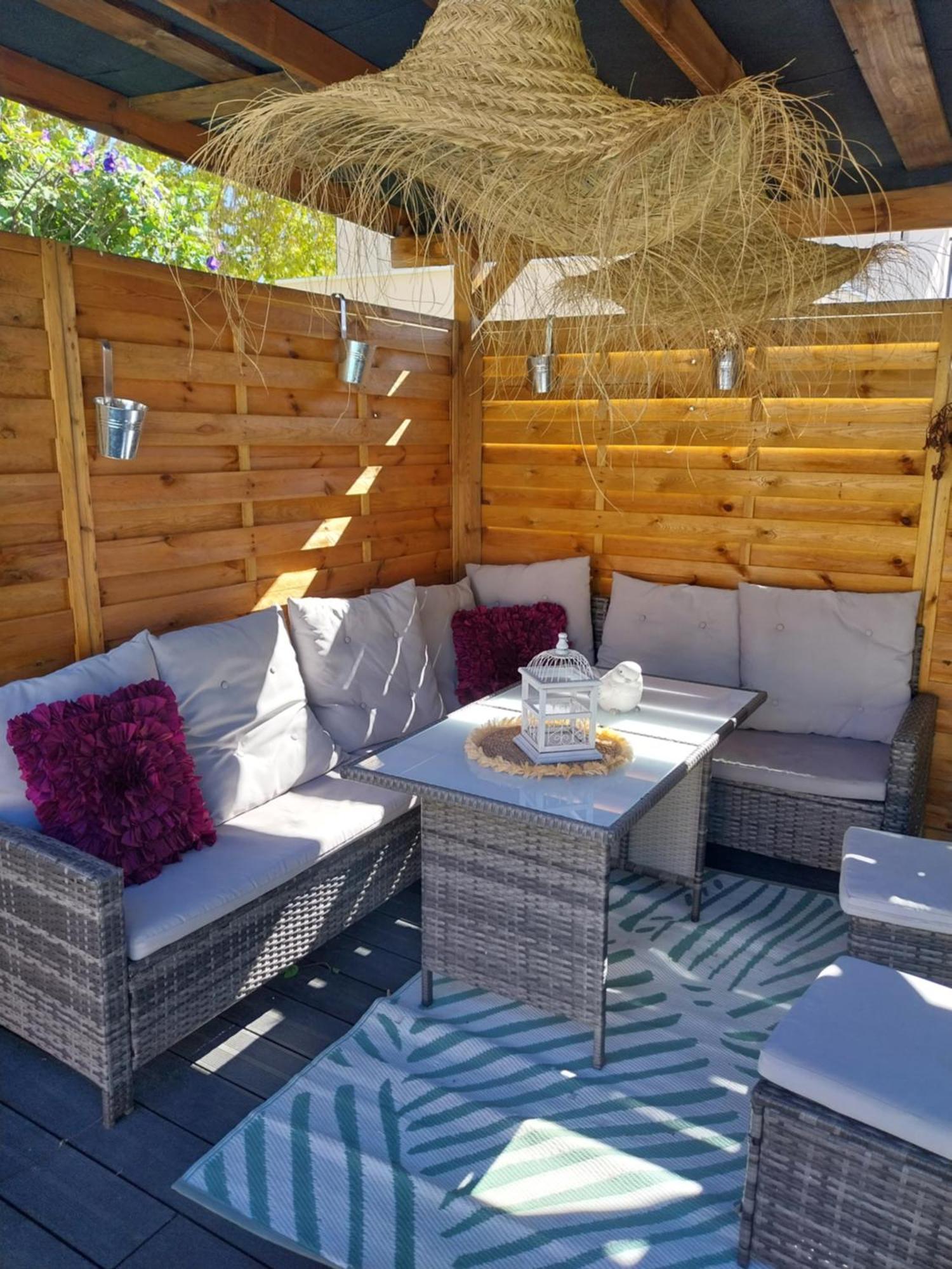 Superbe Grand Studio Tout Confort Avec Exterieur Poussan Exteriör bild