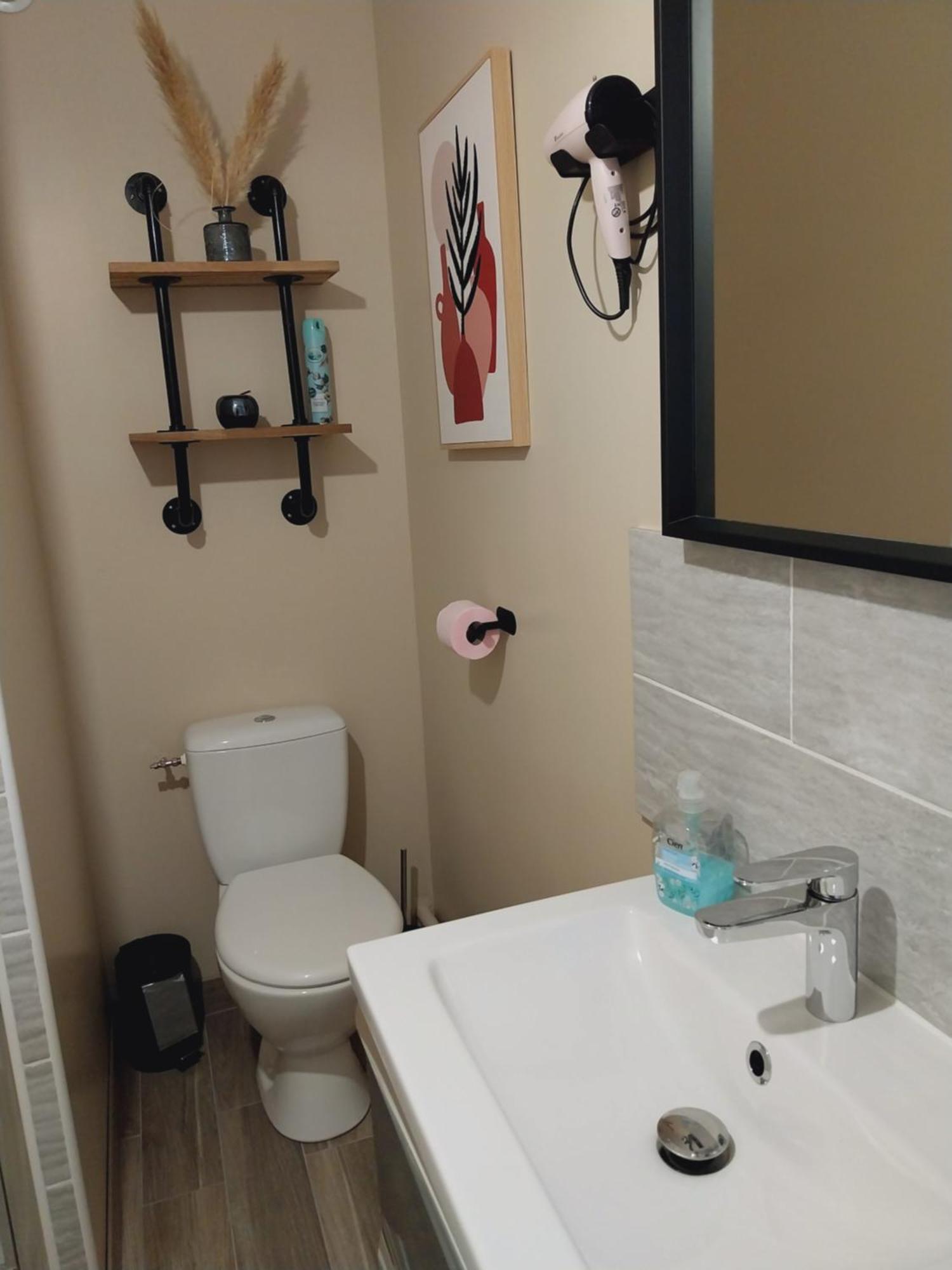 Superbe Grand Studio Tout Confort Avec Exterieur Poussan Exteriör bild